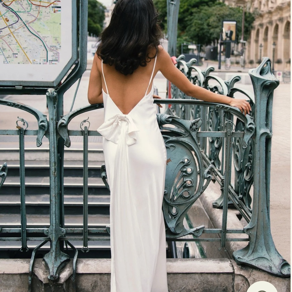 Meshki Kailey dress Elegant White Backless Dress